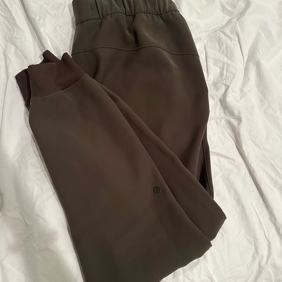 Lululemon joggers - Picture 4 of 5